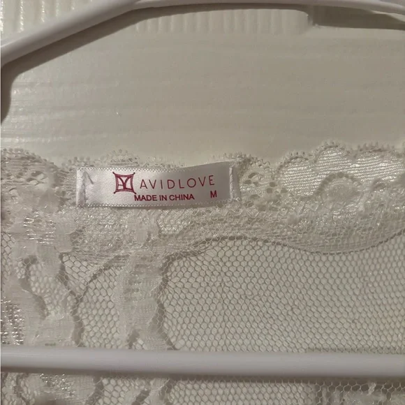 White Lace Robe - Picture 2 of 3